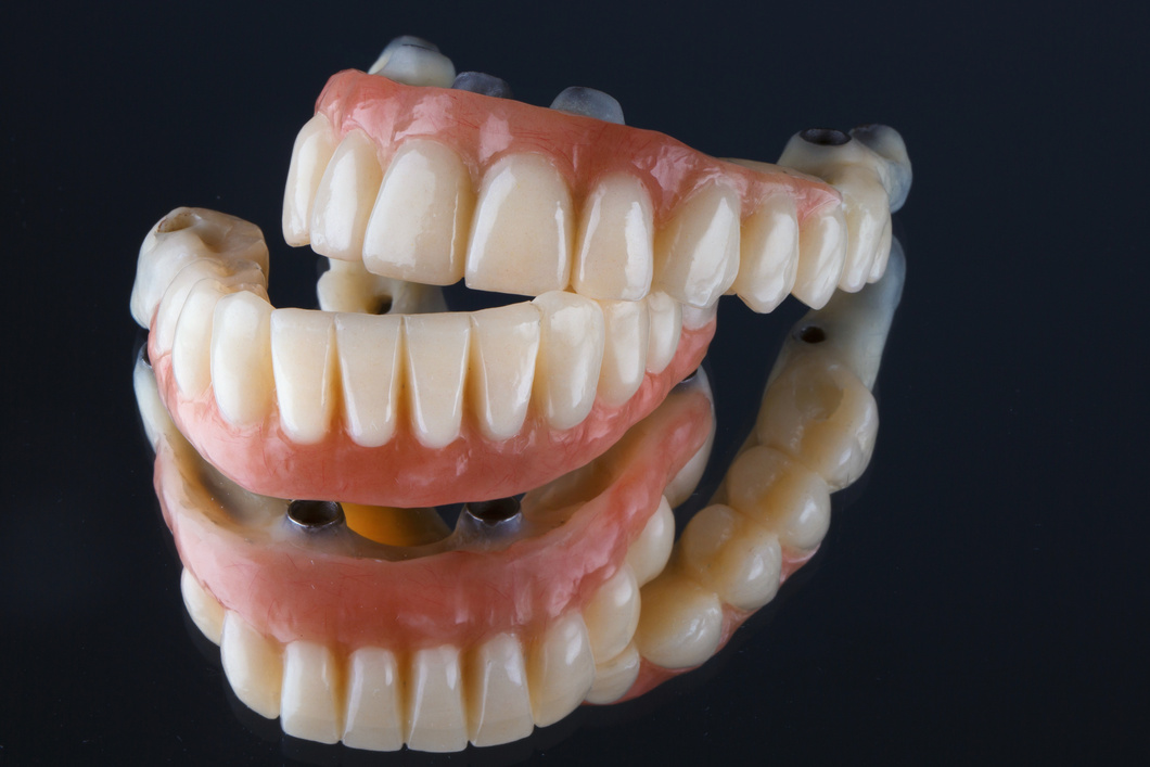 Dental Composition of a Prosthesis on the Mirror